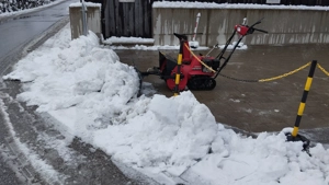 Honda Schneefräse mit Schneeschild Bild 4