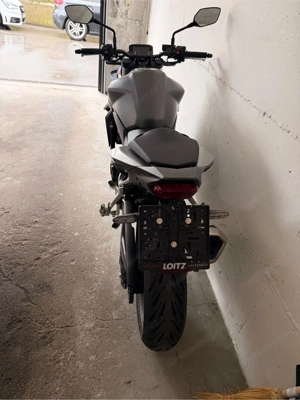 Honda 750 Hornet Bild 4