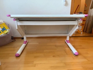 Schreibtisch Mädchen Bild 2