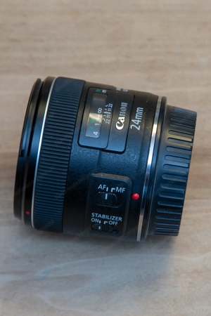 Objektiv EF24 2,8 IS USM Bild 2