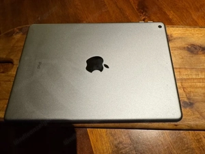 iPad 6 Generation Zoll 9,7 128 GB war wenig in Gebrauch plus gratis Rahmen Kinder Bild 4