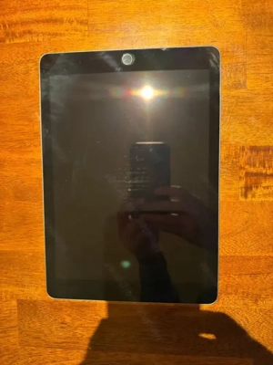 iPad 6 Generation   Zoll 9,7   128 GB    war wenig in Gebrauch plus gratis Rahmen Kinder  Bild 2