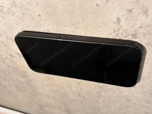 iPhone 15 schwarz in sehr gutem Zustand Bild 3