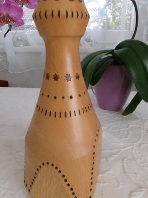 Kerzenständer aus Holz  Bild 2