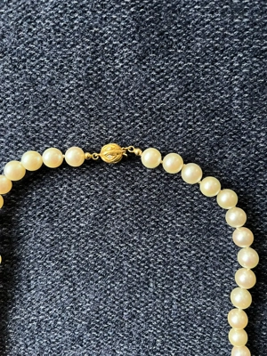 Wunderschöne, kaum getragene Perlenkette