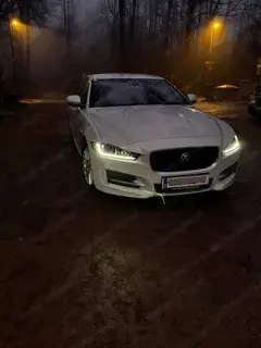 Jaguar XE