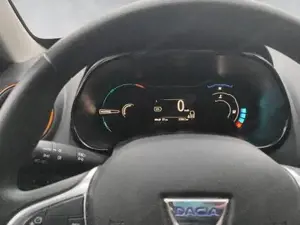 Dacia Spring 33 kW Comfort Plus 33 kW (45 PS), Automatik, Fr... Bild 10