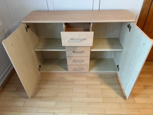 Kommode.   Bild 3