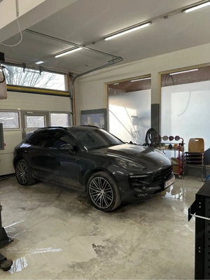 Werkstatt mit Hebebühne  Bild 2