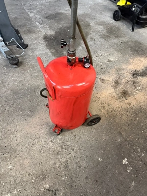 Öl Auffangbehälter Bild 3