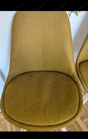 Tisch aus Eiche mit 4 Stühlen aus Gummibaum massiv Bild 2