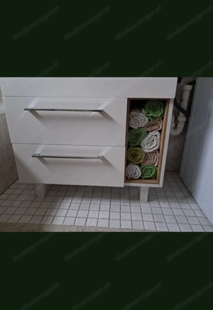 Waschbeckenunterschrank Bild 3