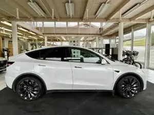 Tesla Model Y Bild 8