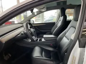 Tesla Model Y Bild 11