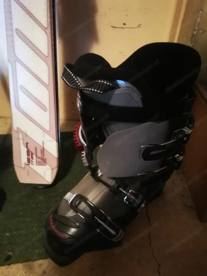 Ski und Skischuhe  Bild 3