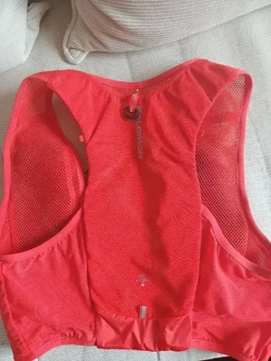 Salomon Laufweste rot