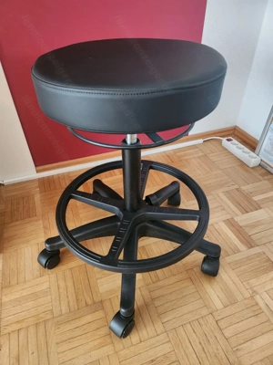 Neuwertiger Drehhocker - 60 cm bis 81 cm höhenverstellbar - runde Fußstütze Bild 3