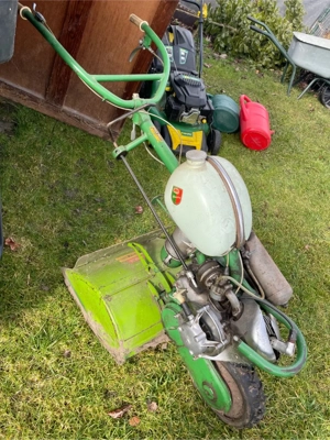 Gartenphräse Oldtimer Bild 2