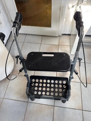 Rollator neuwertig Bild 2