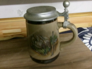 Bierkrüge aus Steingut und Zinn Bild 6