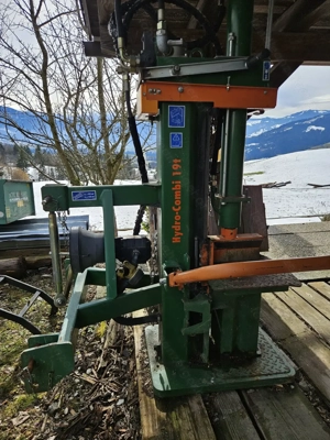 Holzspalter Posch Hydro-Combi 19 t Bild 2