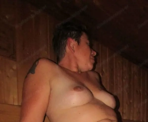 Milf bietet Verschiedenes Bild 2