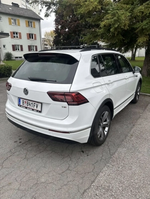 VW Tiguan R-Line SUV   Geländewagen Bild 5