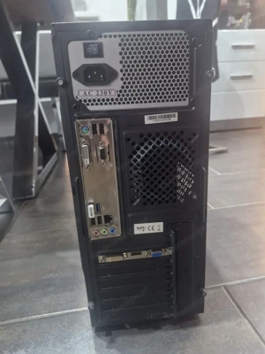 Computer mit Bildschirm Tastatur Maus und Lautsprecher  Bild 3