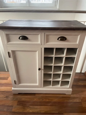 Kleine Kommode Bild 2