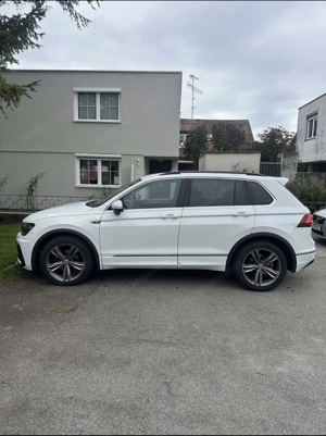 VW Tiguan R-Line SUV   Geländewagen Bild 6