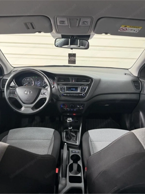 Hyundai i2O 1.1 CRDi Limited Plus Bild 8