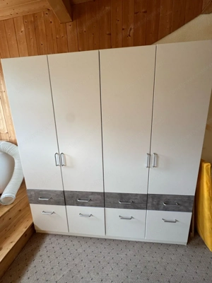 kleiderschrank Neu