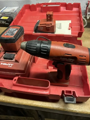Hilti mit AKKU & Ladestation 