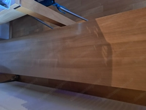 Ausziehbarer Esstisch und Bank zu verkaufen Bild 2