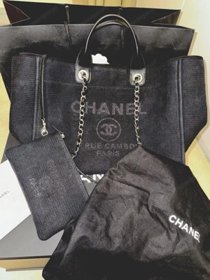 100% Orig CHANEL DEAUVILLE   Shopper + Pochette   1x getragen   Eigentlich NEU! Bild 2