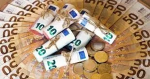 Kredit: Wir bieten Finanzierungen und Investitionen mit unkomplizierten Konditionen für jedermann.  