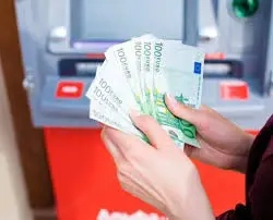 Kredit: Wir bieten Finanzierungen und Investitionen mit unkomplizierten Konditionen für jedermann.  