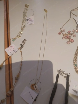 Bruchgold, Zahngold, defekter Schmuck, Ringe, Armreifen, Ketten, Anhänger, usw. gesucht. Bild 2