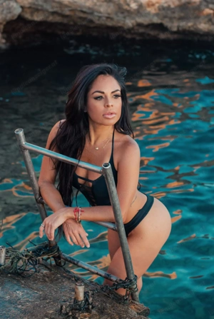 Hallo hot milf in stad Bild 2