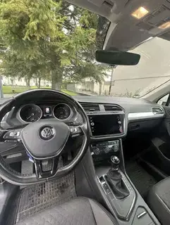 VW Tiguan R-Line SUV   Geländewagen Bild 8