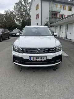 VW Tiguan R-Line SUV   Geländewagen Bild 4