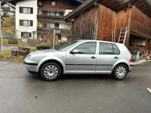 VW Golf Silber metallic Baujahr 2001 Bild 3