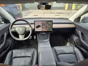 Tesla Model 3 Bild 3