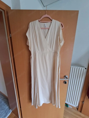 div. Kleider  Bild 2