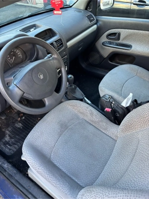 Renault Clio Benziner Bild 3