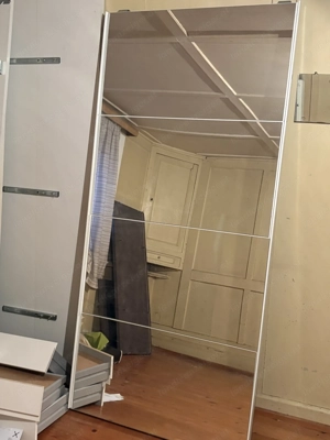 Verschenke weißen Kasten mit Schiebeelemente u Schubladen  Bild 2