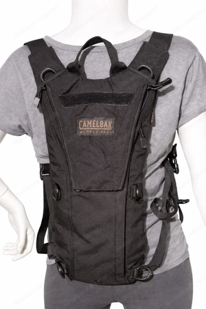 Camelbak "Maximum Gear" Trinkrucksack - schwarz - neuwertig Bild 2