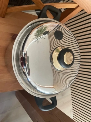 grosser Edelstahl-Kochtopf mit Deckel    26 cm Bild 3