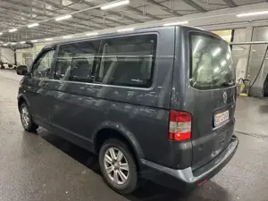 VW T5 9 Sitzer  Bild 2