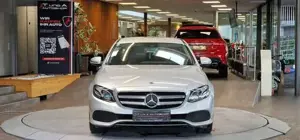 Mercedes-Benz E 220 Bild 2